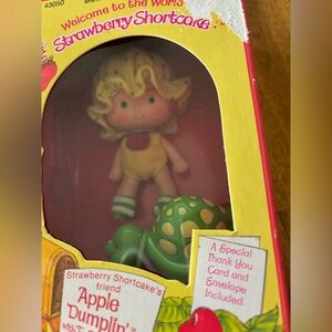 Strawberry Shortcake Apple Dumplin' Doll with Turtle Companion NIB First Edition